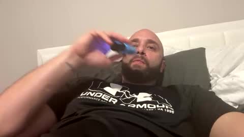 Snapshot of damiangt10 chatting on 03-10-26, 02:27 BigD 1094 online show from 03-10-26, 02:27