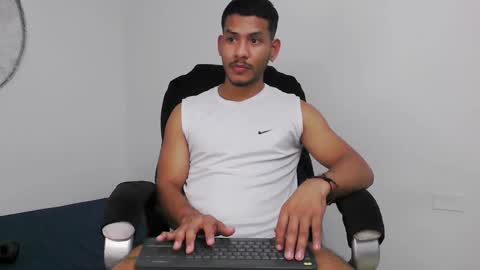 instagram damiannreed. online show from 02-05-26, 03:33