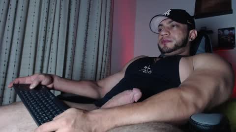 Snapshot of damiannstonexxx chatting on 05-12-26, 06:43 Danny online show from 05-12-26, 06:43