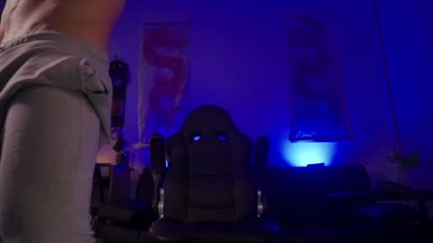 insta damn8   --------  online show from 01-10-25, 10:57