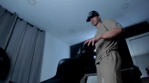 INSTAGRAM  DAMMIANMILLEROFICIAL online show from 04-12-26, 02:38