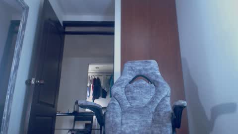 dammuscle online show from 11-17-25, 02:12