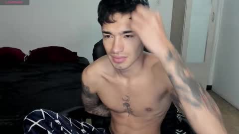 Snapshot of damon_333 chatting on 02-16-26, 01:02 Damon online show from 02-16-26, 01:02