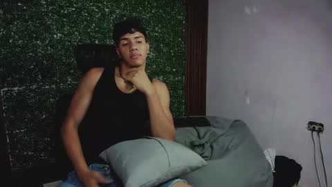 Snapshot of damon_sw chatting on 11-25-25, 05:13 damon online show from 11-25-25, 05:13