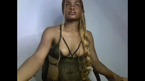 Snapshot of damsel1 chatting on 07-07-26, 06:47 Leah online show from 07-07-26, 06:47
