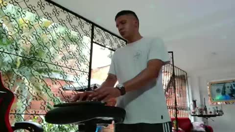 damyan_2003 online show from 02-21-25, 05:20