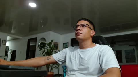 damyan_2003 online show from 04-07-26, 03:40