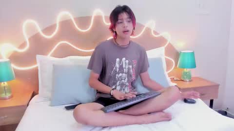 Snapshot of dan_copers chatting on 10-01-25, 01:50 D A N online show from 10-01-25, 01:50