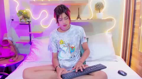 Snapshot of dan_copers chatting on 10-14-25, 01:45 D A N online show from 10-14-25, 01:45