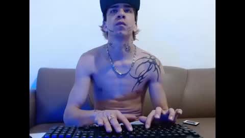 Snapshot of dan_jonson15 chatting on 10-16-25, 01:28 dan_jonson15 online show from 10-16-25, 01:28