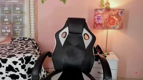 Danny online show from 11-22-25, 07:46