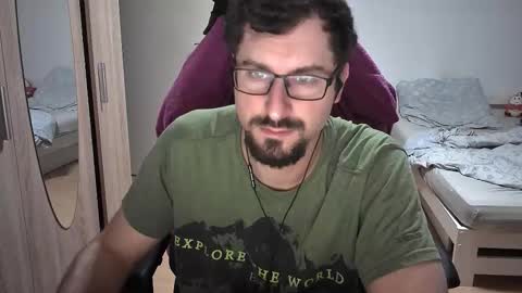 King Dan online show from 09-30-25, 08:03