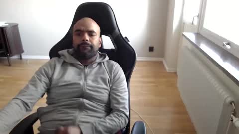 dan_the_man43 online show from 04-20-26, 03:26