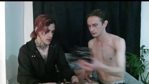 Snapshot of dan_yagami chatting on 12-25-24, 05:37 Dan and Noah online show from 12-25-24, 05:37