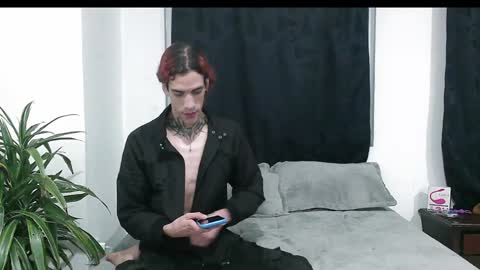 Snapshot of dan_yagami chatting on 01-01-25, 01:15 Dan and Noah online show from 01-01-25, 01:15