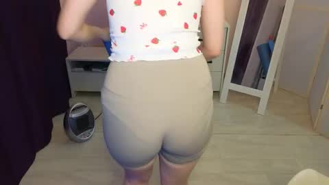 Snapshot of dana_magical chatting on 11-26-25, 05:03 DANA online show from 11-26-25, 05:03