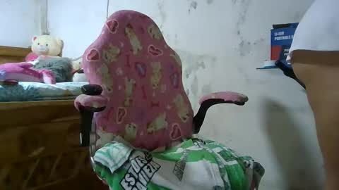danae01 online show from 04-19-26, 07:16