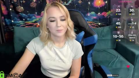 Snapshot of dances_queen chatting on 12-22-25, 07:38 dances_queen online show from 12-22-25, 07:38