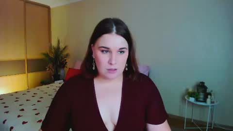 Snapshot of dancingsurprise chatting on 07-06-26, 03:03 Olivia online show from 07-06-26, 03:03