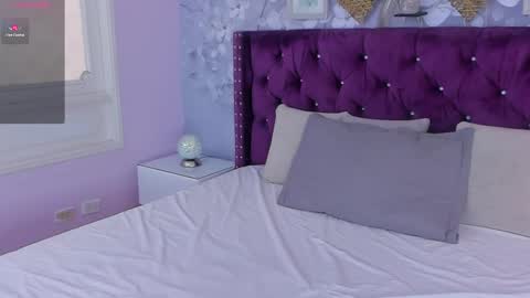 Snapshot of danee_19 chatting on 02-09-25, 02:40 Daniela online show from 02-09-25, 02:40