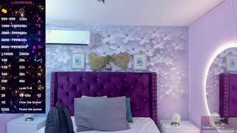 Snapshot of danee_19 chatting on 02-21-25, 11:33 Daniela online show from 02-21-25, 11:33