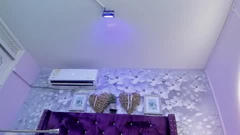 Snapshot of danee_19 chatting on 02-08-26, 11:46 Daniela online show from 02-08-26, 11:46