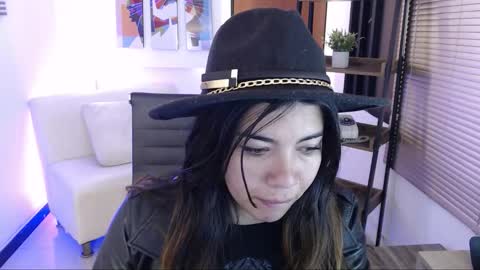 Veronica online show from 10-15-25, 11:43