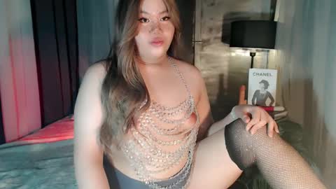 Snapshot of dangerous_womanxx chatting on 02-10-25, 08:31 Ms. K online show from 02-10-25, 08:31