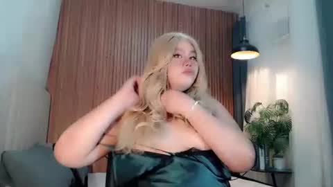 Snapshot of dangerous_womanxx chatting on 12-03-25, 06:50 Ms. K online show from 12-03-25, 06:50