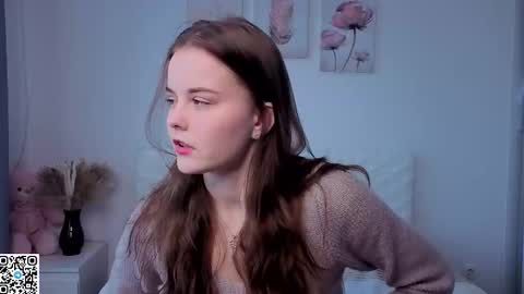 Snapshot of dangerouss_lady chatting on 09-17-25, 04:58 Eva online show from 09-17-25, 04:58