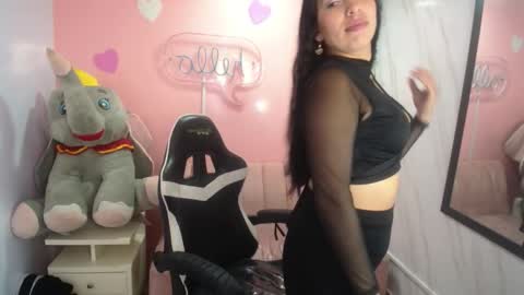 Snapshot of dani_ch11 chatting on 03-19-26, 01:15 Dani online show from 03-19-26, 01:15