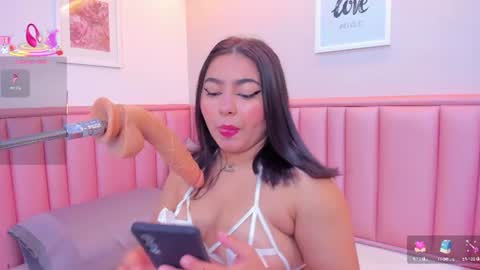 Snapshot of dani_garciaa chatting on 07-14-26, 12:00 Daniela G online show from 07-14-26, 12:00