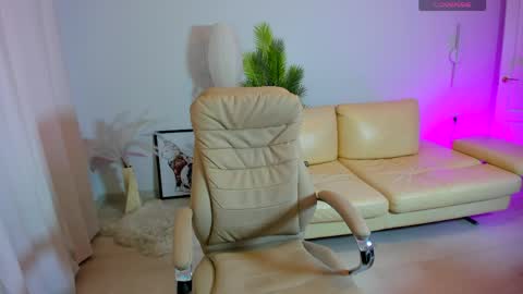 Snapshot of dani_kittys chatting on 05-23-26, 08:40 dani_kittys online show from 05-23-26, 08:40