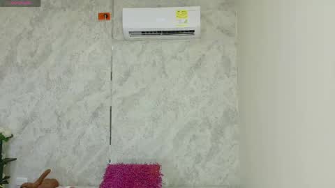 Snapshot of dani_lue chatting on 05-10-26, 12:32 dani_lue online show from 05-10-26, 12:32