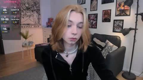 Snapshot of dani_mur chatting on 01-18-26, 08:23 Daniel online show from 01-18-26, 08:23