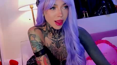 Snapshot of dani_valen chatting on 11-26-25, 11:06 Dani online show from 11-26-25, 11:06