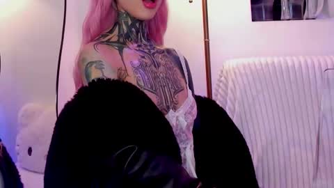 Snapshot of dani_valen chatting on 12-04-25, 11:46 Dani online show from 12-04-25, 11:46