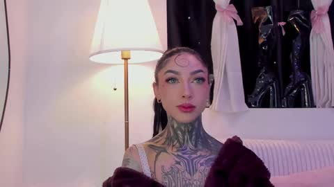 Snapshot of dani_valen chatting on 12-14-25, 12:38 Dani online show from 12-14-25, 12:38