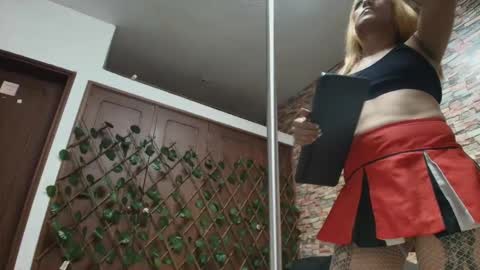 Snapshot of dania_ch chatting on 11-16-25, 01:39 Dania online show from 11-16-25, 01:39