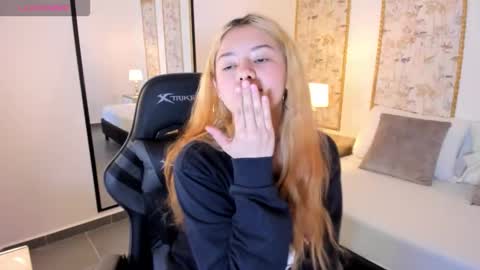 D A N I A online show from 11-05-25, 02:55