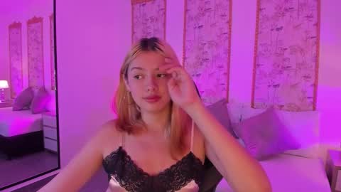 D A N I A online show from 11-13-25, 02:43