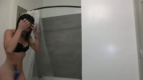 danidivina777 online show from 10-06-25, 05:10