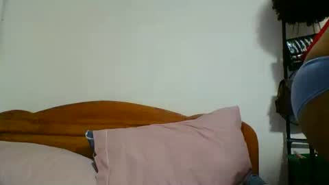 Snapshot of danie80704 chatting on 10-23-25, 03:11 danie80704 online show from 10-23-25, 03:11