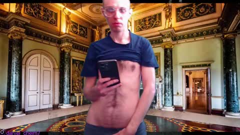 Snapshot of daniel9121 chatting on 03-11-25, 10:07 Daniel9121 online show from 03-11-25, 10:07