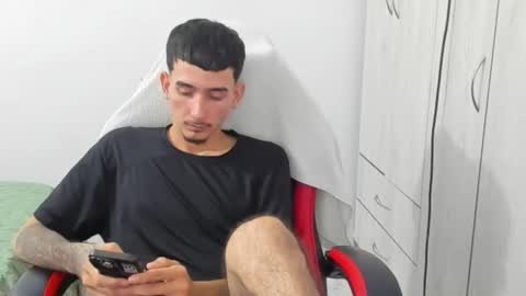 Snapshot of daniel_443 chatting on 12-01-25, 04:17 DANIEL online show from 12-01-25, 04:17