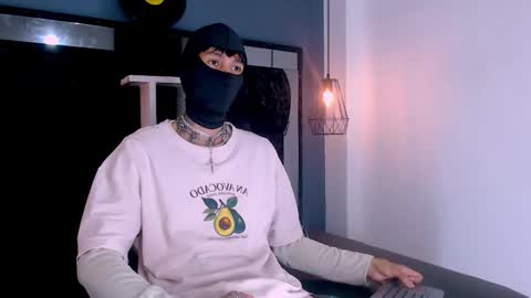 Daniel Delux  online show from 11-22-25, 02:05