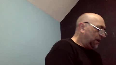 Snapshot of daniel_lbc chatting on 12-17-25, 02:12 Daniel online show from 12-17-25, 02:12