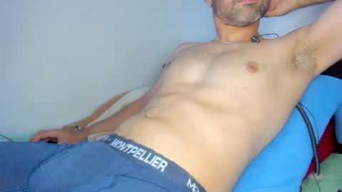 Snapshot of daniel_ny_ chatting on 10-15-25, 06:19 Dani online show from 10-15-25, 06:19