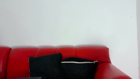 Snapshot of daniel_ova chatting on 11-19-25, 07:58 Sexy Dani online show from 11-19-25, 07:58