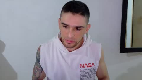 Snapshot of daniel_ova chatting on 11-26-25, 03:29 Sexy Dani online show from 11-26-25, 03:29